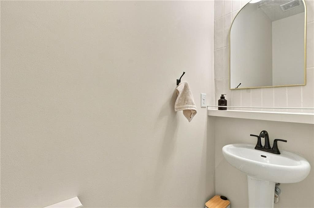 4 bedroom, 3 bathroom, 1,978 sq ft single family residence for sale at 228 Bethany Manor Court, Ball Ground, GA 30107 — photo 7