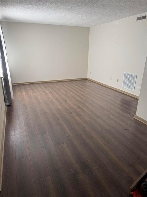 3 bedroom, 3 bathroom, 1,350 sq ft condominium for sale at 4701 Flat Shoals Road 41G, Union City, GA 30291 — photo 2