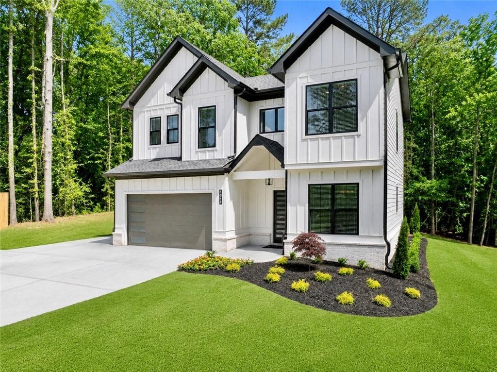 4 bedroom, 3 bathroom, 2,350 sq ft single family residence for sale at 5019 Nichols Drive, Flowery Branch, GA 30542 — photo 2