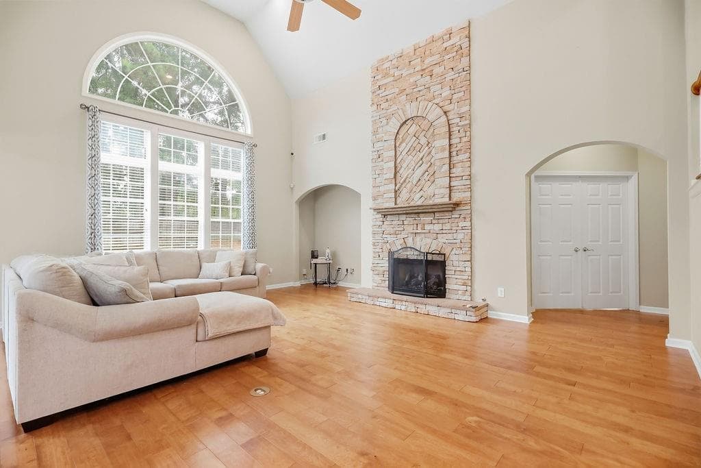 5 bedroom, 4 bathroom, 3,596 sq ft single family residence for sale at 1500 Granby Lane, Locust Grove, GA 30248 — photo 5