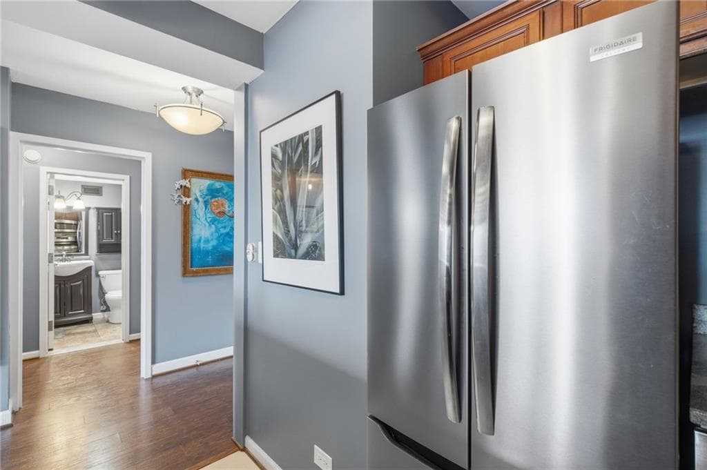 1 bedroom, 1 bathroom, 786 sq ft condominium for sale at 620 Peachtree Street 1009, Atlanta, GA 30308 — photo 5