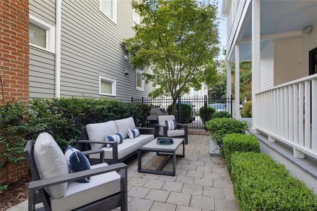 2 bedroom, 3 bathroom, 1,996 sq ft single family residence under contract at 783 Edgewood Avenue, Atlanta, GA 30307 — photo 6
