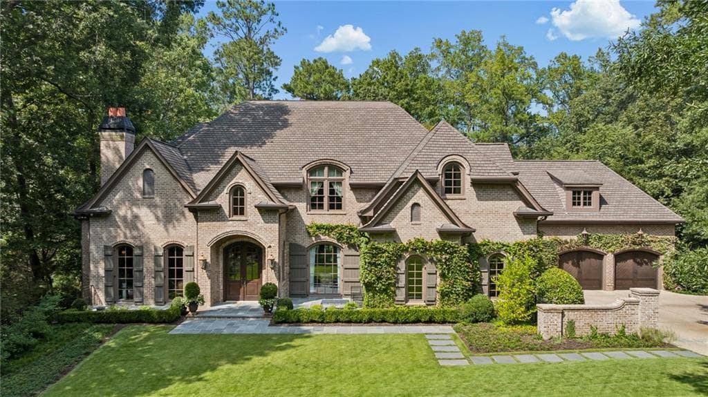 6 bedroom, 9 bathroom, 7,561 sq ft single family residence for sale at 405 Kenbrook Drive, Sandy Springs, GA 30327 — photo 3