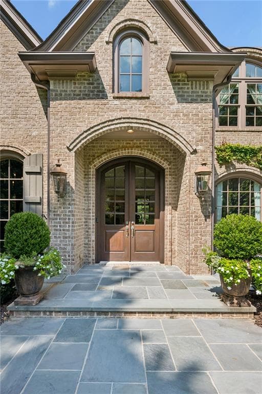 6 bedroom, 9 bathroom, 7,561 sq ft single family residence for sale at 405 Kenbrook Drive, Sandy Springs, GA 30327 — photo 6
