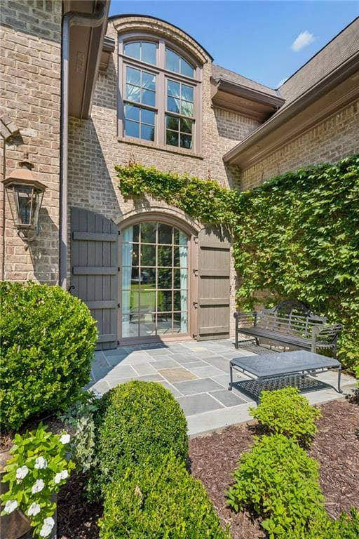 6 bedroom, 9 bathroom, 7,561 sq ft single family residence for sale at 405 Kenbrook Drive, Sandy Springs, GA 30327 — photo 7