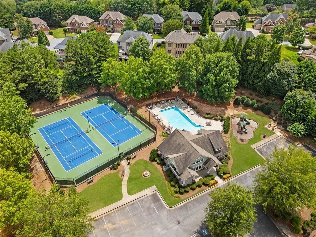 6 bedroom, 4 bathroom, 5,379 sq ft single family residence for sale at 5605 Viewpoint Court, Suwanee, GA 30024 — photo 2