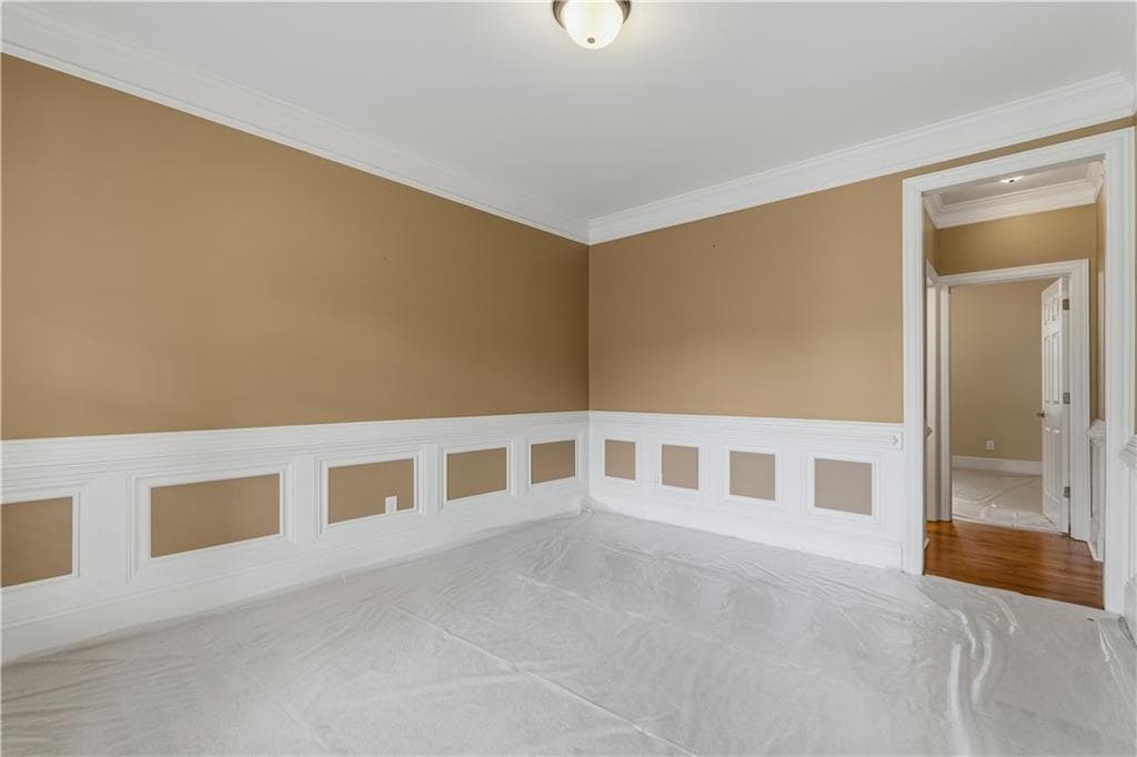 6 bedroom, 4 bathroom, 5,379 sq ft single family residence for sale at 5605 Viewpoint Court, Suwanee, GA 30024 — photo 7