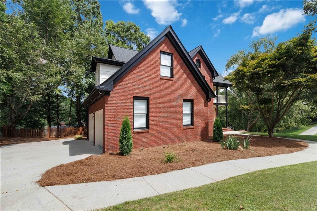 6 bedroom, 5 bathroom, 4,509 sq ft single family residence for sale at 3355 Kates Way, Duluth, GA 30097 — photo 3