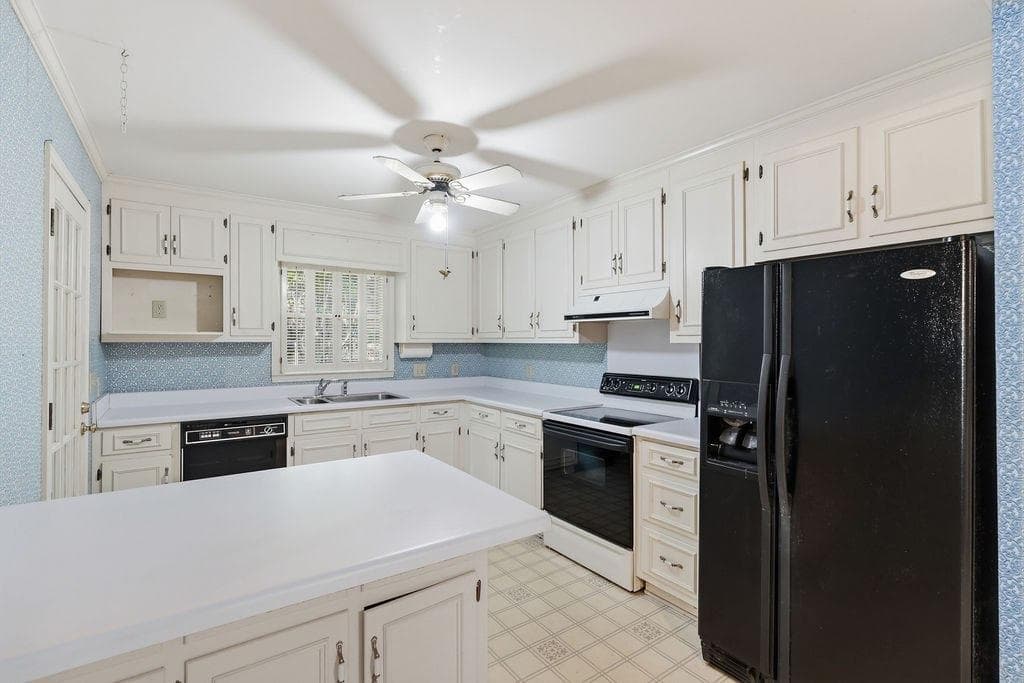 3 bedroom, 2 bathroom, 1,671 sq ft single family residence for sale at 8 John Street, Winder, GA 30680 — photo 8
