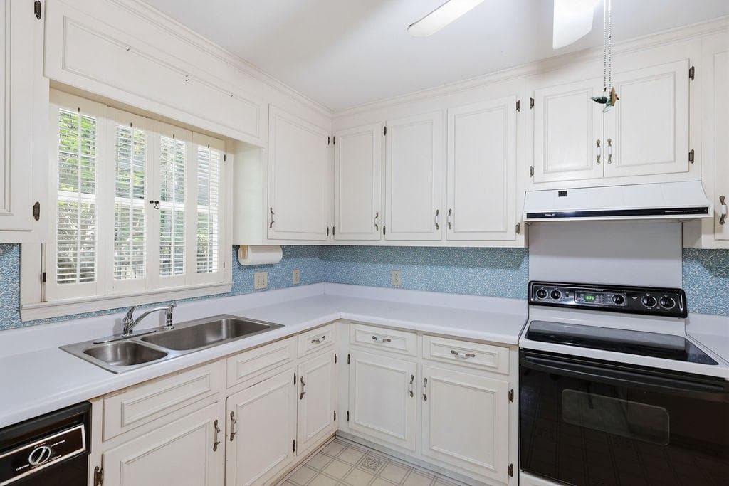 3 bedroom, 2 bathroom, 1,671 sq ft single family residence for sale at 8 John Street, Winder, GA 30680 — photo 10