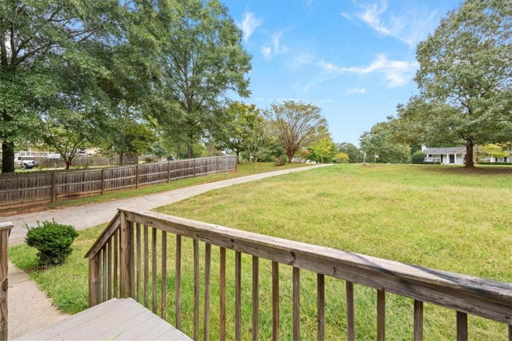 4 bedroom, 2 bathroom, 2,064 sq ft single family residence for sale at 28 Cypress Circle, Carrollton, GA 30116 — photo 8