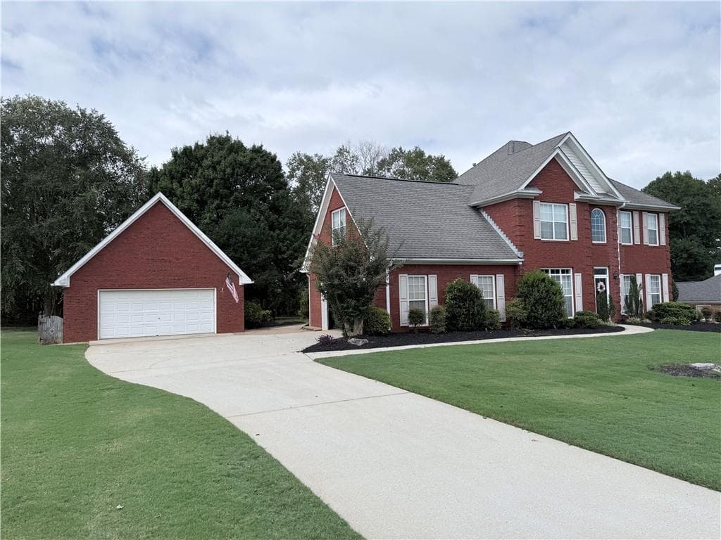 3 bedroom, 3 bathroom, 2,253 sq ft single family residence for sale at 209 Ashley Drive, Mcdonough, GA 30252 — photo 3