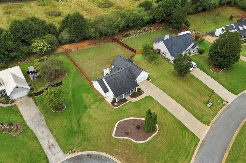 3 bedroom, 2 bathroom, 1,685 sq ft single family residence for sale at 8225 Wimbledon Court, Gainesville, GA 30506 — photo 4