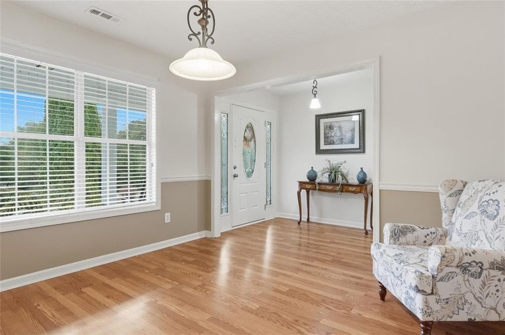 3 bedroom, 2 bathroom, 1,685 sq ft single family residence for sale at 8225 Wimbledon Court, Gainesville, GA 30506 — photo 9