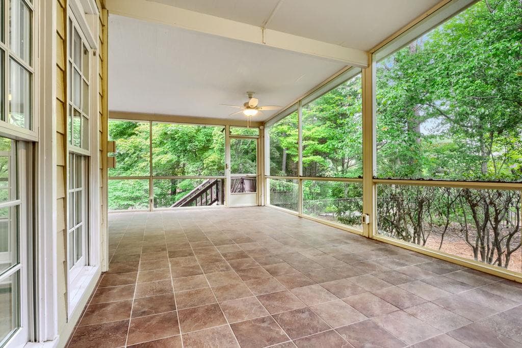6 bedroom, 5 bathroom, 6,898 sq ft single family residence under contract at 5299 Garnaby Lane, Peachtree Corners, GA 30092 — photo 2