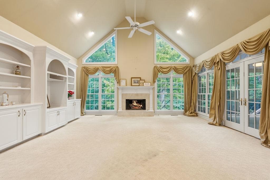 6 bedroom, 5 bathroom, 6,898 sq ft single family residence under contract at 5299 Garnaby Lane, Peachtree Corners, GA 30092 — photo 4