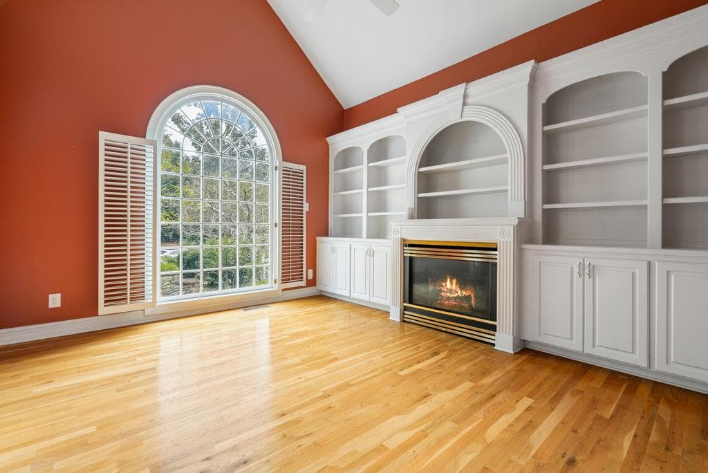 6 bedroom, 5 bathroom, 6,898 sq ft single family residence under contract at 5299 Garnaby Lane, Peachtree Corners, GA 30092 — photo 8