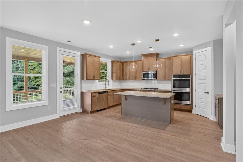 5 bedroom, 4 bathroom, 2,900 sq ft single family residence for sale at 2520 Parkside Way Lot 01, Gainesville, GA 30507 — photo 7