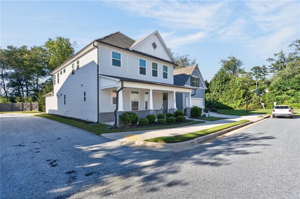 4 bedroom, 3 bathroom, 2,880 sq ft single family residence for sale at 3138 Lantana Way, Buford, GA 30519 — photo 4