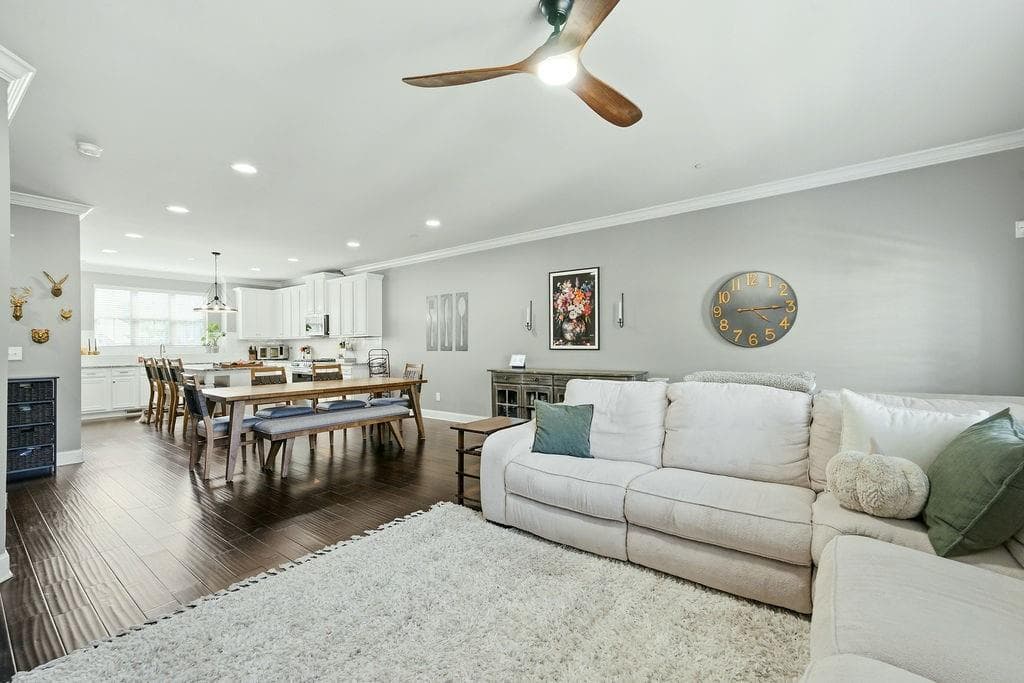3 bedroom, 4 bathroom, 2,961 sq ft townhouse for sale at 132 Marietta Walk, Marietta, GA 30064 — photo 10