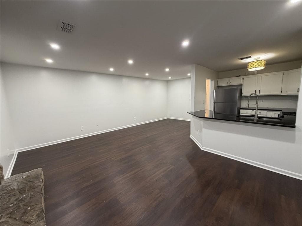 3 bedroom, 3 bathroom, 1,504 sq ft townhouse for rent at 3253 Tennington Place, Lawrenceville, GA 30044 for $2,000 a month — photo 3