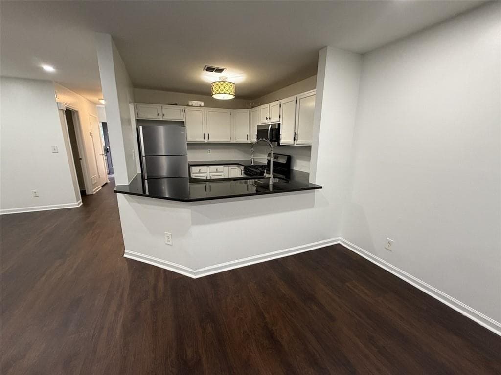 3 bedroom, 3 bathroom, 1,504 sq ft townhouse for rent at 3253 Tennington Place, Lawrenceville, GA 30044 for $2,000 a month — photo 4
