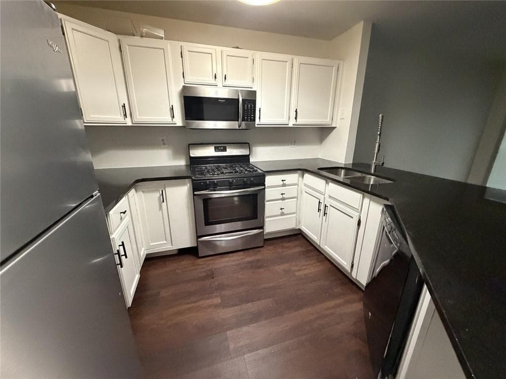 3 bedroom, 3 bathroom, 1,504 sq ft townhouse for rent at 3253 Tennington Place, Lawrenceville, GA 30044 for $2,000 a month — photo 5