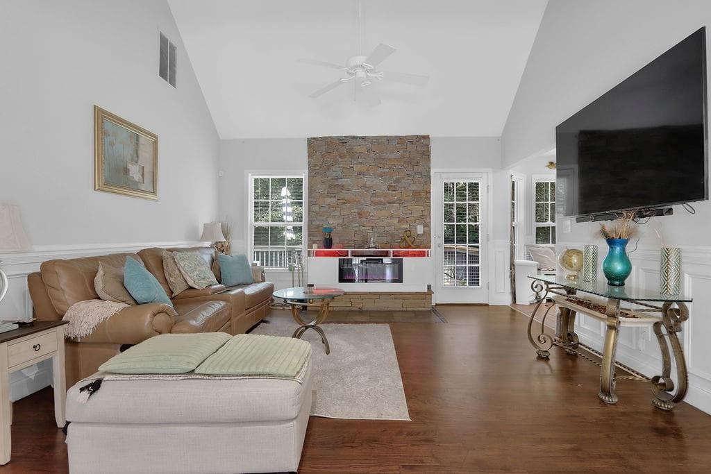 4 bedroom, 3 bathroom, 2,728 sq ft single family residence for sale at 3140 Willow Park Drive, Dacula, GA 30019 — photo 2