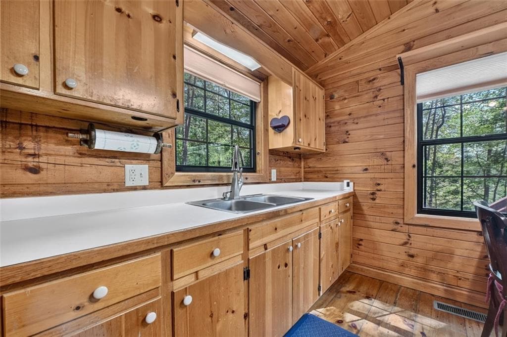 2 bedroom, 1 bathroom, 672 sq ft single family residence for sale at 29 River Ranch Court, Ellijay, GA 30540 — photo 8