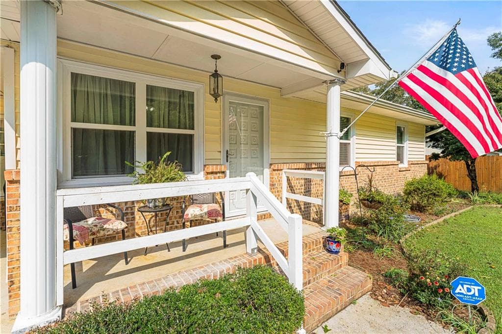3 bedroom, 2 bathroom, 1,192 sq ft single family residence under contract at 437 Jason Drive, Trion, GA 30753 — photo 3