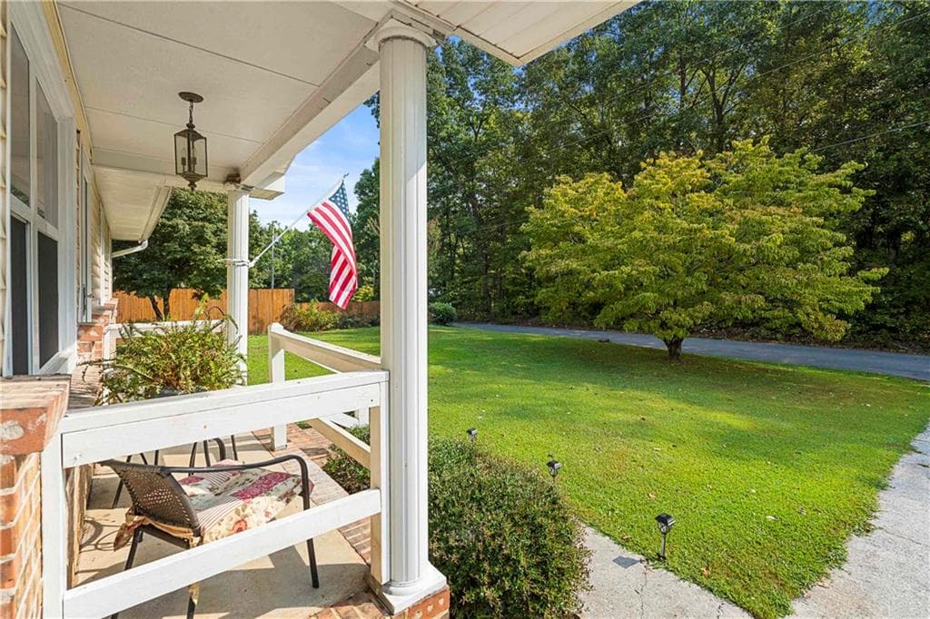 3 bedroom, 2 bathroom, 1,192 sq ft single family residence under contract at 437 Jason Drive, Trion, GA 30753 — photo 5