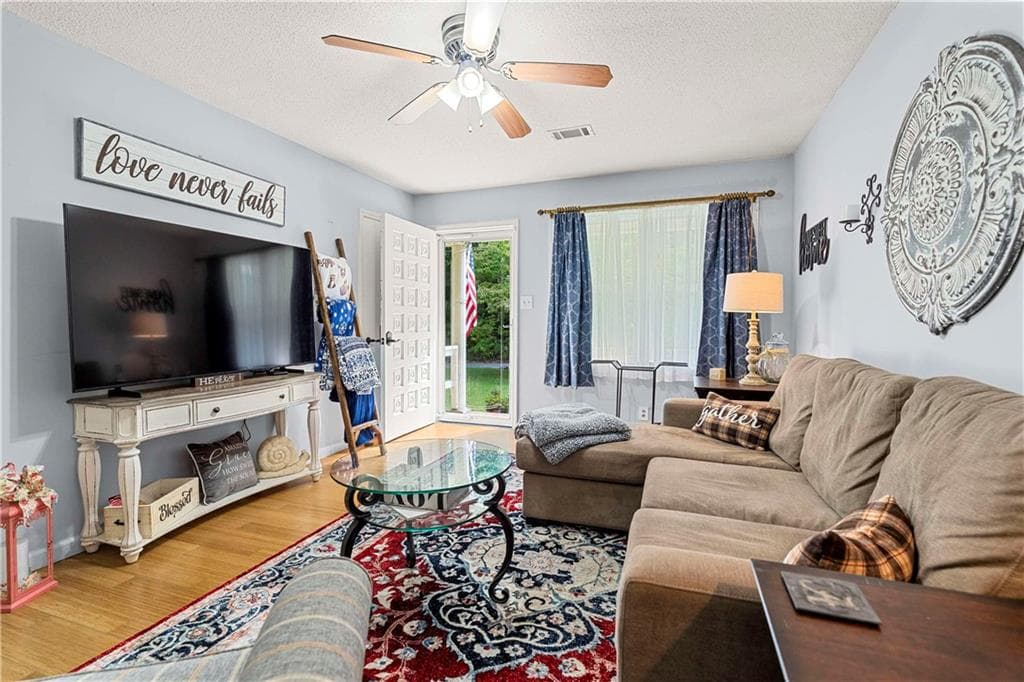 3 bedroom, 2 bathroom, 1,192 sq ft single family residence under contract at 437 Jason Drive, Trion, GA 30753 — photo 7