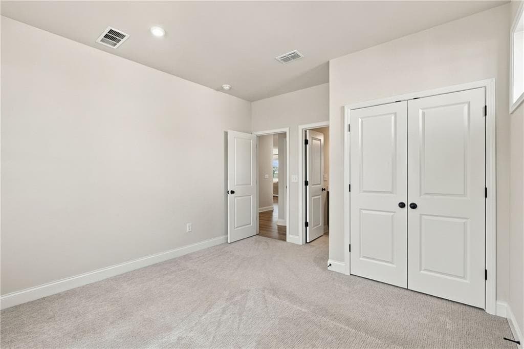 5 bedroom, 4 bathroom, 3,215 sq ft single family residence for sale at 3942 Adler Circle, Buford, GA 30519 — photo 6