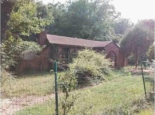 2 bedroom, 1 bathroom, 936 sq ft single family residence for sale at 4455 Highland Road, Decatur, GA 30035 — photo 2