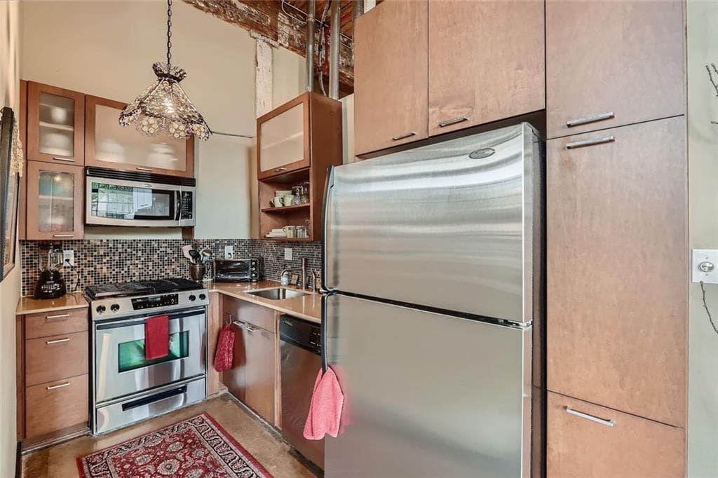 1 bedroom, 1 bathroom, 737 sq ft condominium for rent at 170 Boulevard 101F, Atlanta, GA 30312 for $2,100 a month — photo 6