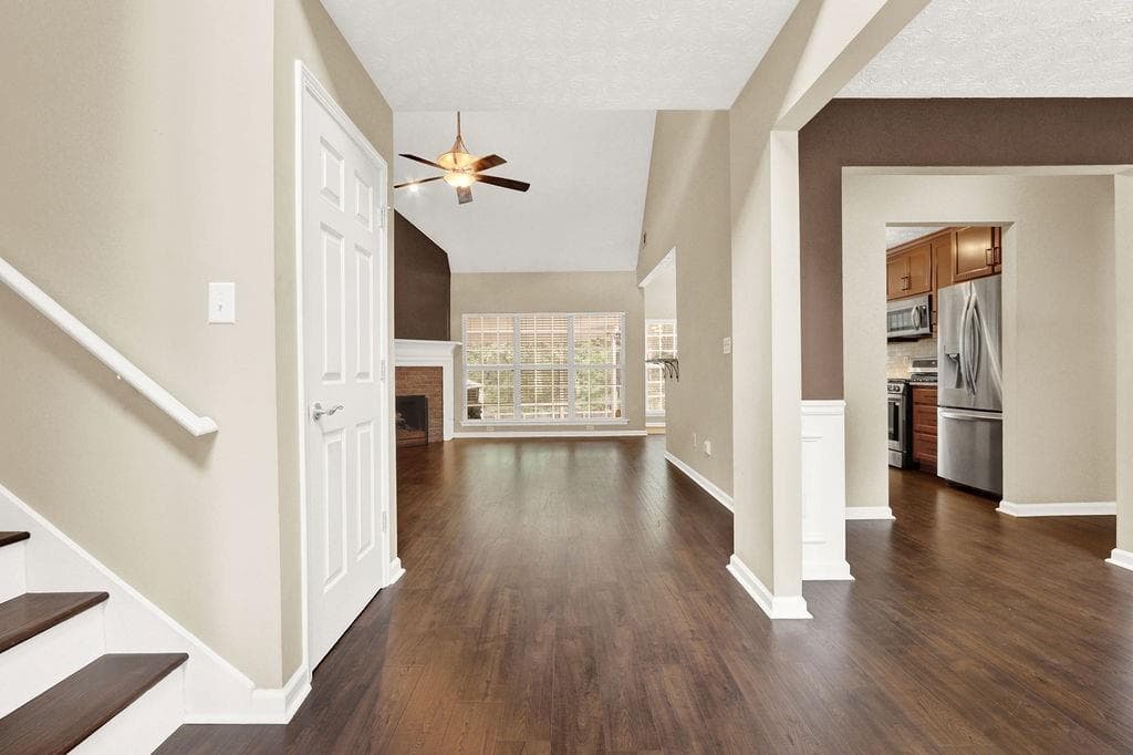4 bedroom, 3 bathroom, 2,190 sq ft single family residence for sale at 4046 River Elan Drive, Gainesville, GA 30507 — photo 7