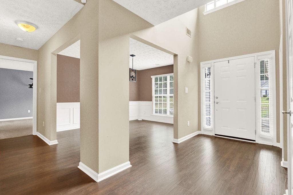 4 bedroom, 3 bathroom, 2,190 sq ft single family residence for sale at 4046 River Elan Drive, Gainesville, GA 30507 — photo 8