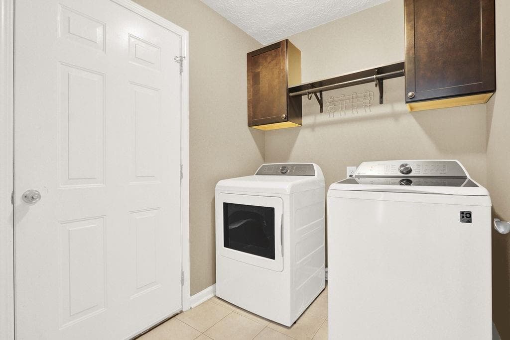 4 bedroom, 3 bathroom, 2,190 sq ft single family residence for sale at 4046 River Elan Drive, Gainesville, GA 30507 — photo 9