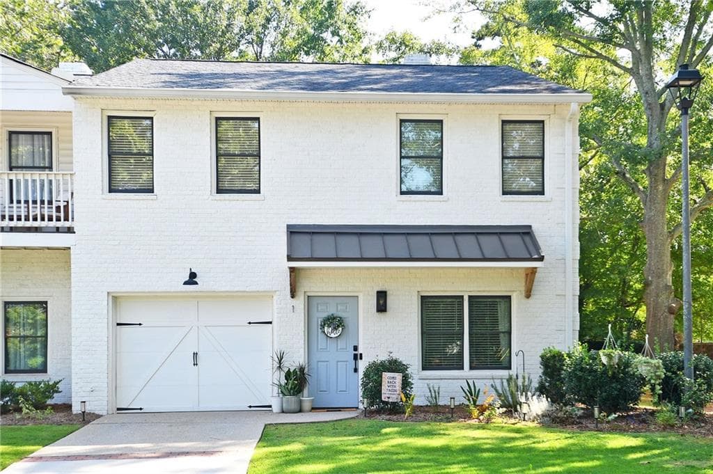 3 bedroom, 3 bathroom, 1,800 sq ft townhouse for sale at 230 West Avenue 1, Carrollton, GA 30117
