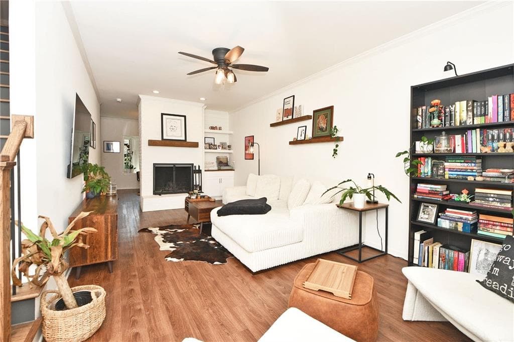 3 bedroom, 3 bathroom, 1,800 sq ft townhouse for sale at 230 West Avenue 1, Carrollton, GA 30117 — photo 2