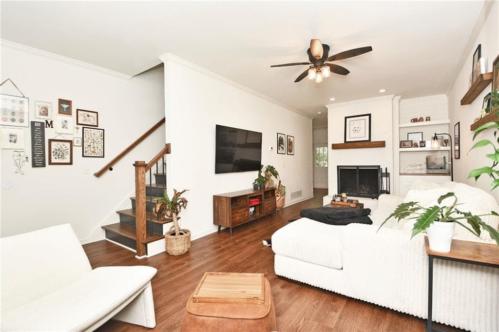 3 bedroom, 3 bathroom, 1,800 sq ft townhouse for sale at 230 West Avenue 1, Carrollton, GA 30117 — photo 3