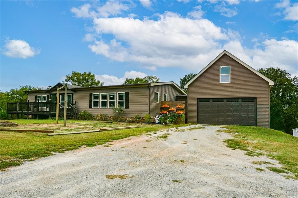 3 bedroom, 2 bathroom, 1,800 sq ft single family residence for sale at 500 Worley, Jasper, GA 30143