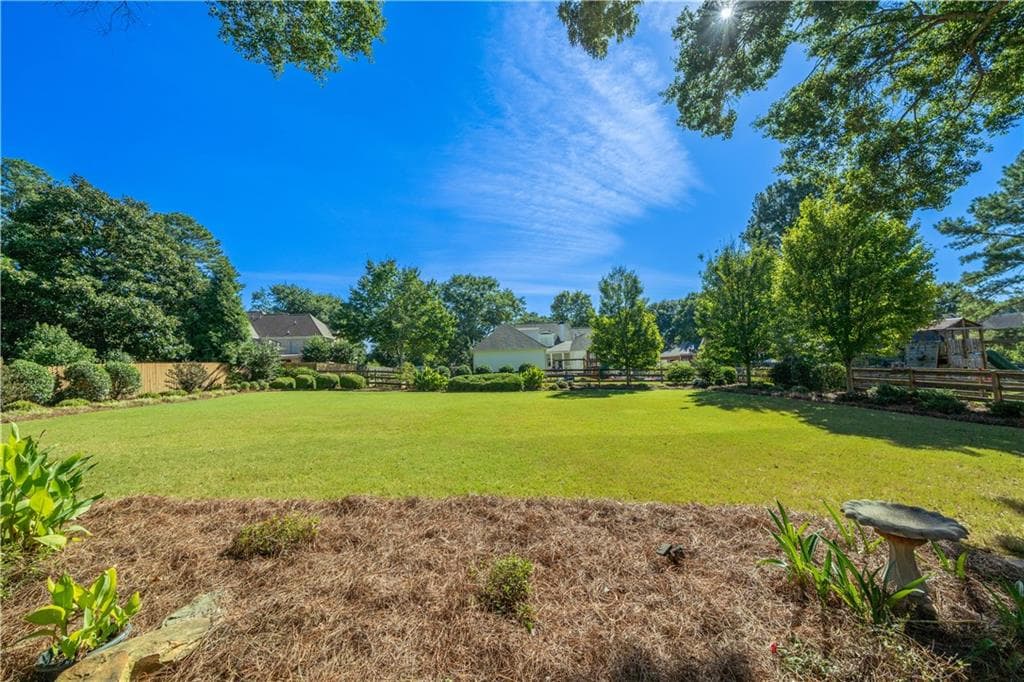 5 bedroom, 5 bathroom, 4,490 sq ft single family residence for sale at 7 Sterling Court, Cartersville, GA 30120 — photo 4