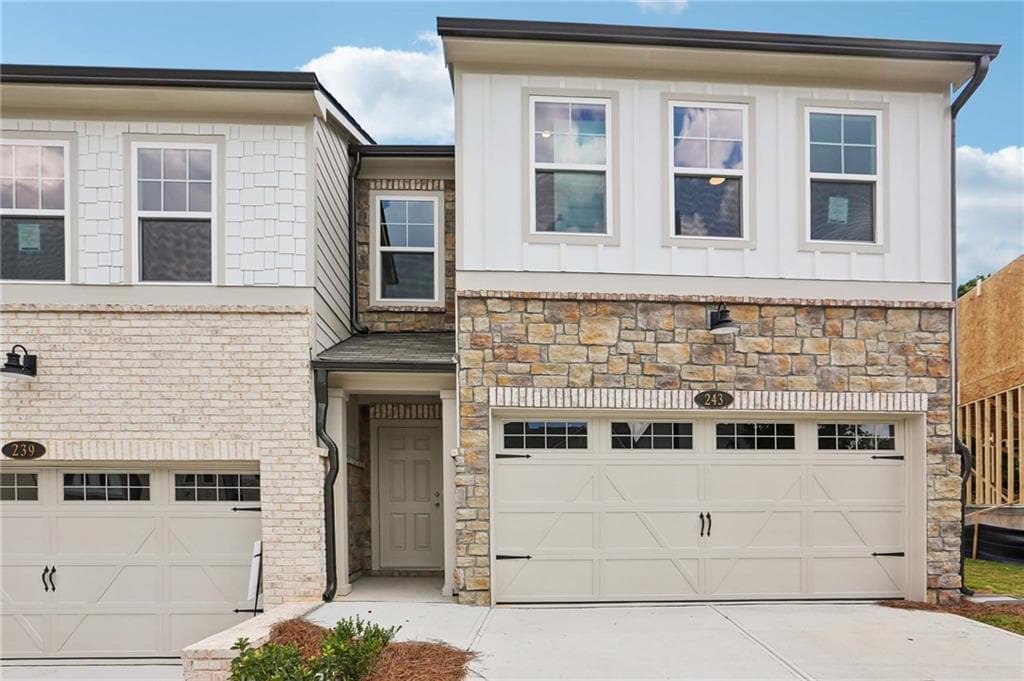 3 bedroom, 3 bathroom, 1,800 sq ft townhouse for sale at 243 Kinship Drive, Mableton, GA 30126 — photo 2