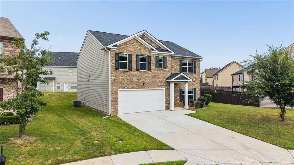 5 bedroom, 3 bathroom, 2,364 sq ft single family residence for sale at 5758 Barrington Run, Union City, GA 30291 — photo 4