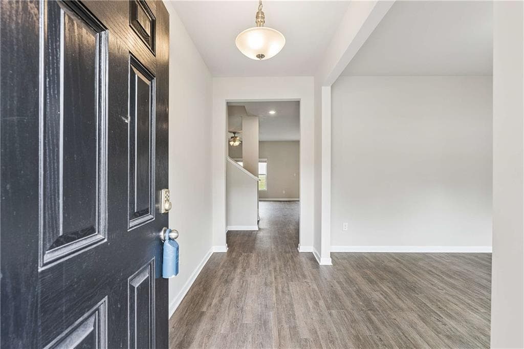5 bedroom, 3 bathroom, 2,364 sq ft single family residence for sale at 5758 Barrington Run, Union City, GA 30291 — photo 5
