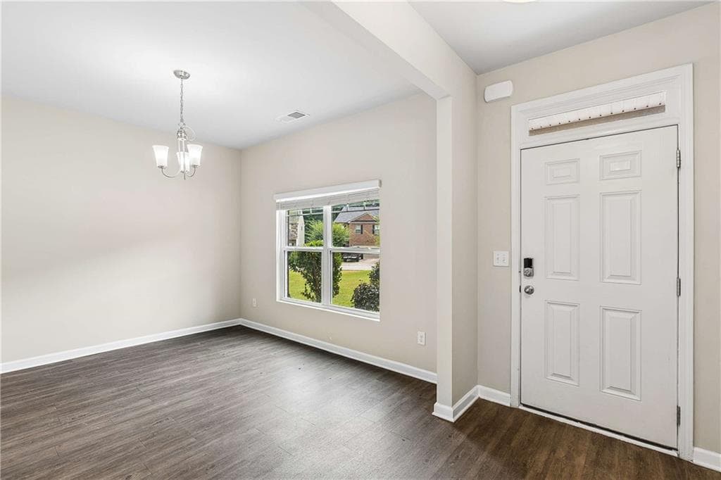 5 bedroom, 3 bathroom, 2,364 sq ft single family residence for sale at 5758 Barrington Run, Union City, GA 30291 — photo 6
