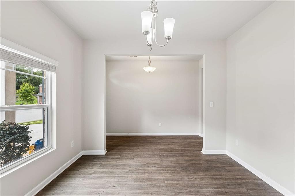 5 bedroom, 3 bathroom, 2,364 sq ft single family residence for sale at 5758 Barrington Run, Union City, GA 30291 — photo 10