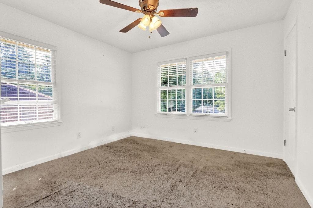 3 bedroom, 2 bathroom, 1,641 sq ft single family residence for sale at 2122 Colonial Oak Way, Stone Mountain, GA 30087 — photo 5