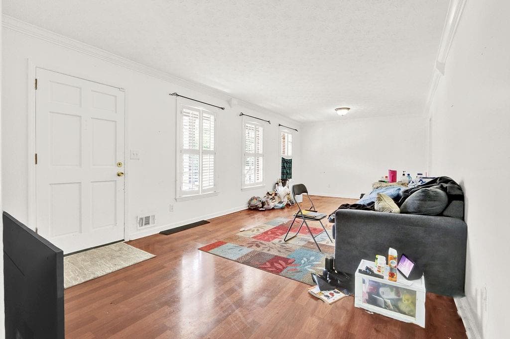 3 bedroom, 2 bathroom, 1,641 sq ft single family residence for sale at 2122 Colonial Oak Way, Stone Mountain, GA 30087 — photo 7